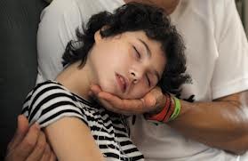 Crecimiento retardado del cerebro y cabeza